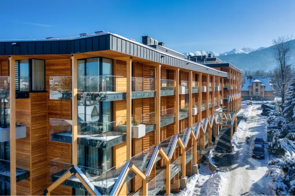 Ekskluzywna strefa SPA z basenem atrakcją dla gości konferencyjnych hotelu Wersal w Zakopanym