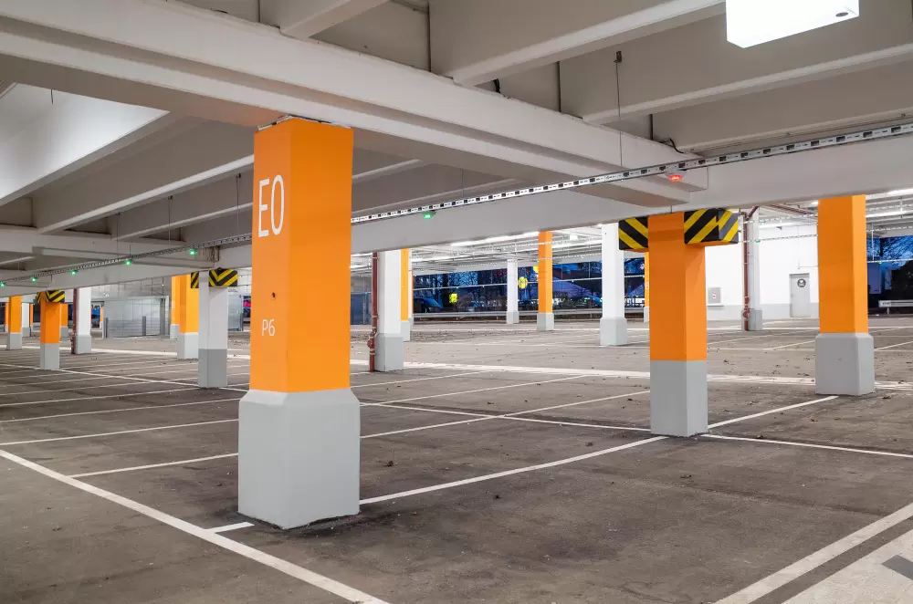 Jakie hotele konferencyjne we wschodniej Polsce posiadają własny parking?