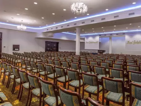 Obiekty posiadające duże zaplecze do organizacji szkoleń na ponad 500 os&oacute;b&nbsp;