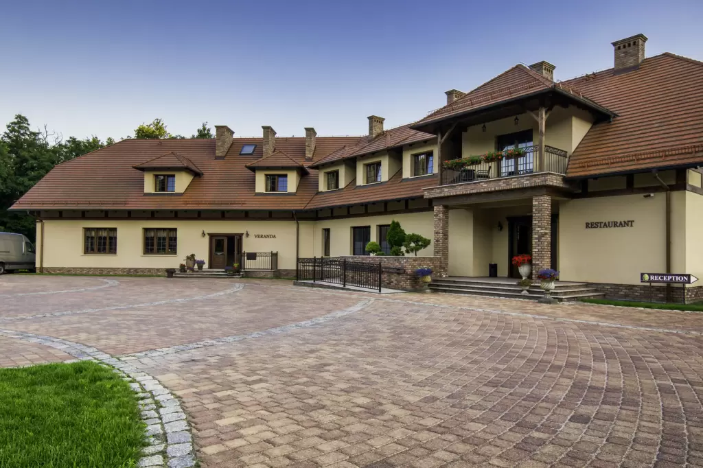 FORREST Hotel & Restaurant